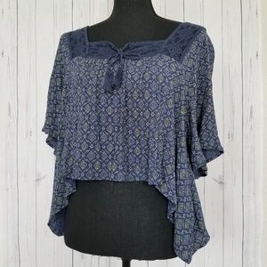 ⬇️🌹 Hollister (S) High&Low Navy Ikat Print Top